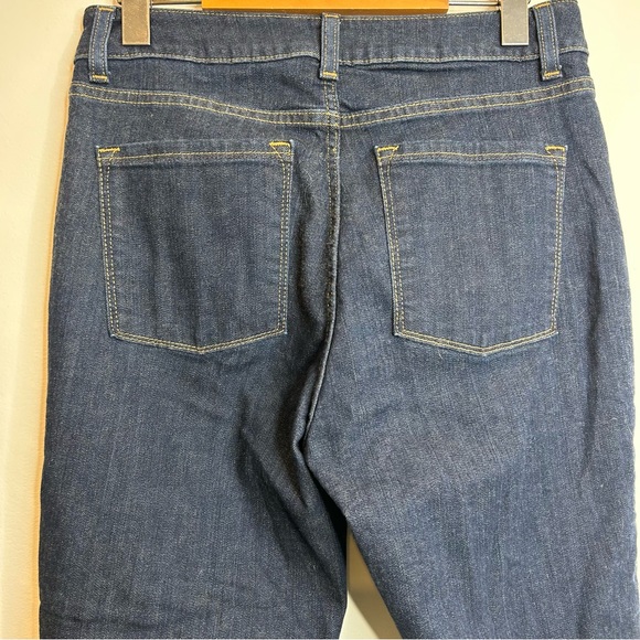 LL Bean Women’s Classic Fit Straight Leg Jeans Dark Wash - Picture 3 of 6